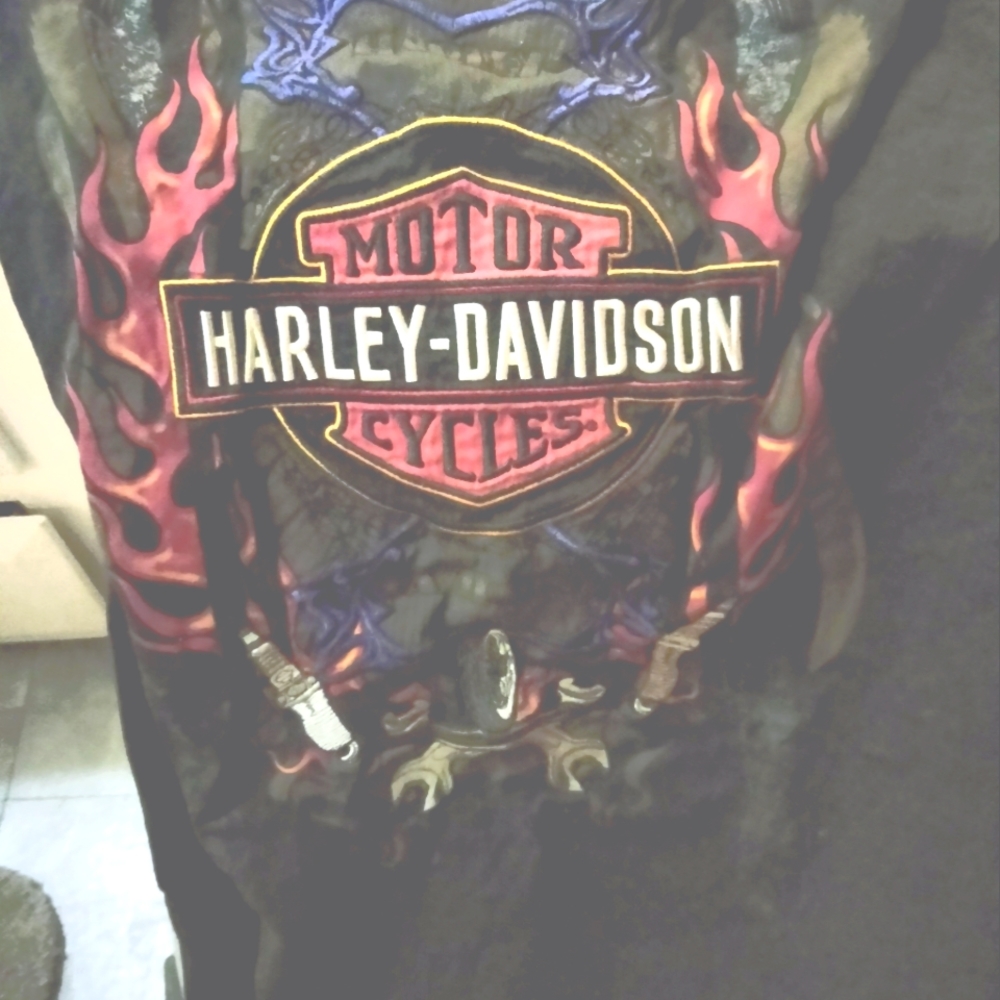 Harley Davidson XL short sleeve shirt